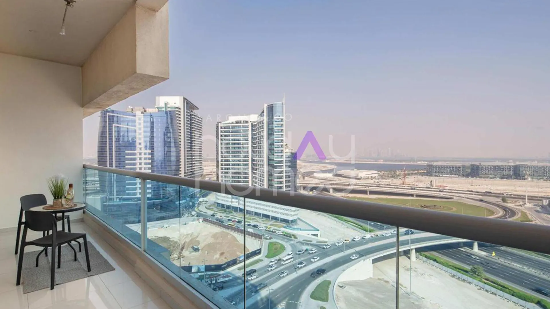 Spacious 1Br Residences At Business Central ドバイ アパート